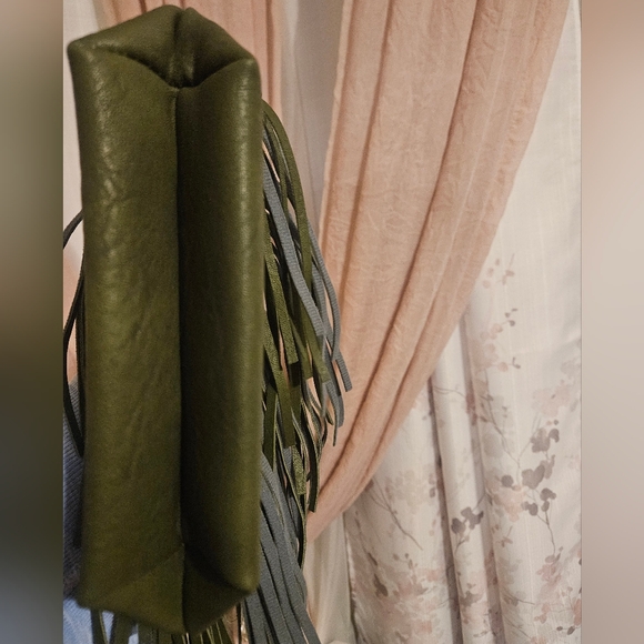 Olive Green Fringe Crossbody Bag - NWOT - Picture 5 of 7